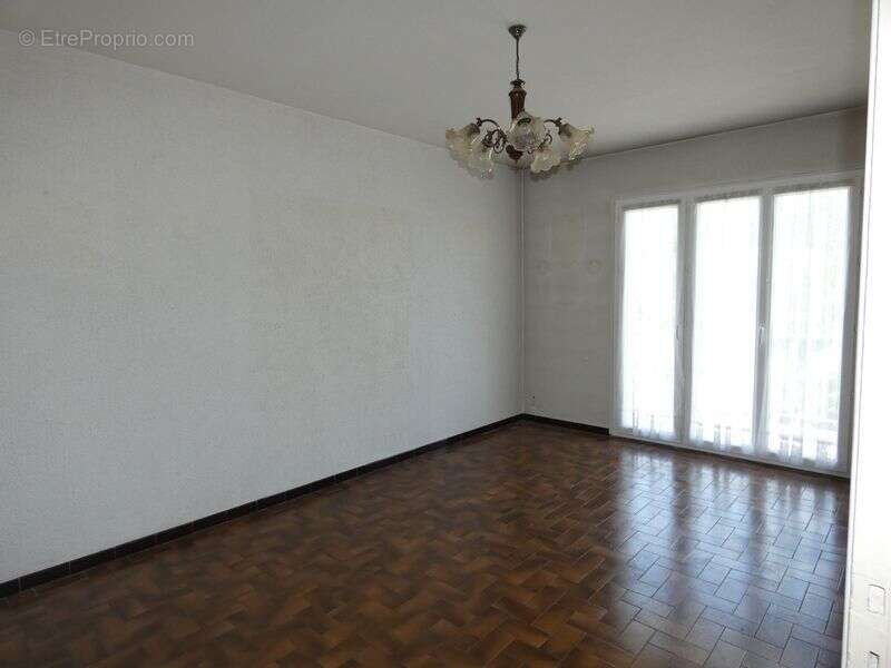 Appartement à VEYNES