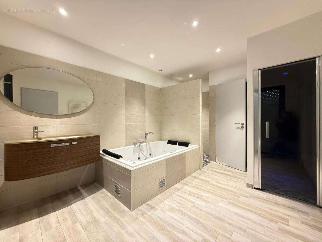 Maison à SAINT-SULPICE-DE-ROYAN