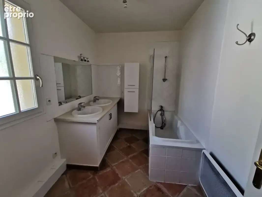 Appartement intra muros T4  Climatisations staionnement - photo 6