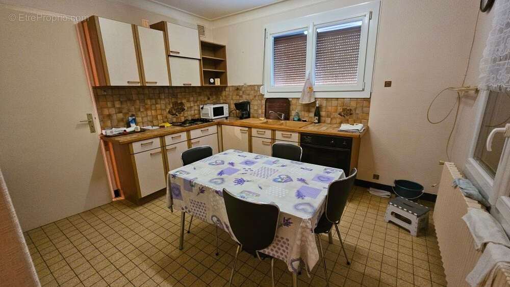 Opportunité rare à Darney Maison 5 pièces, jardin & double garage - photo 2