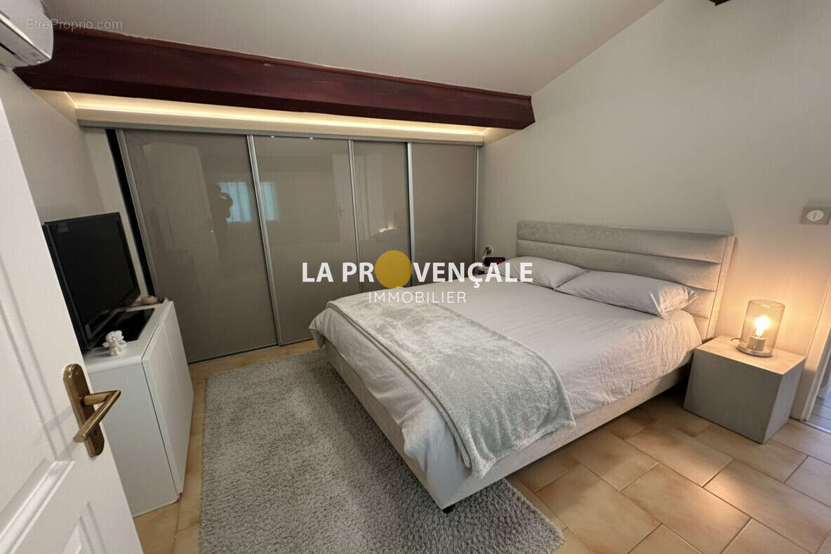 Maison à CADOLIVE