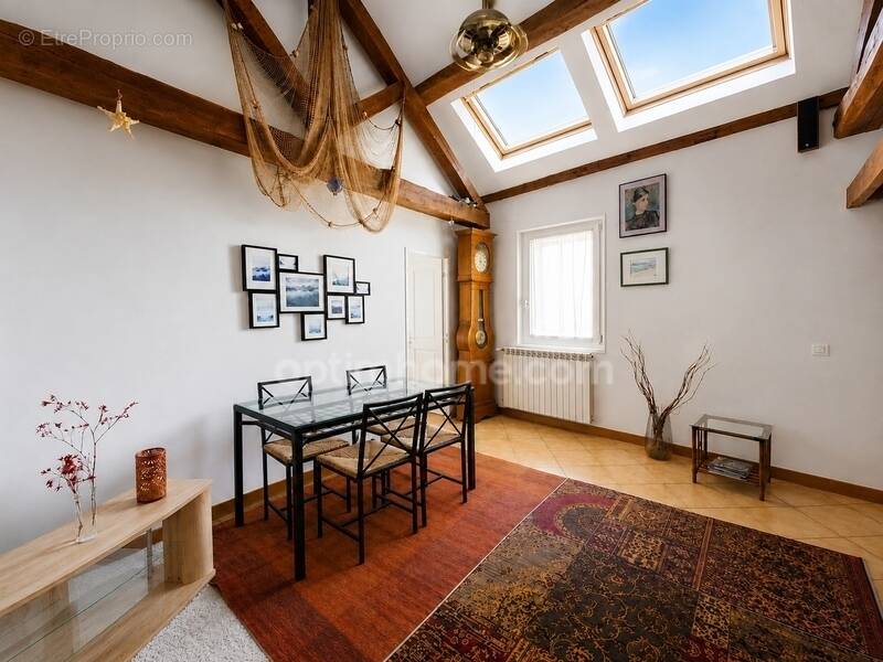 Appartement à FREPILLON