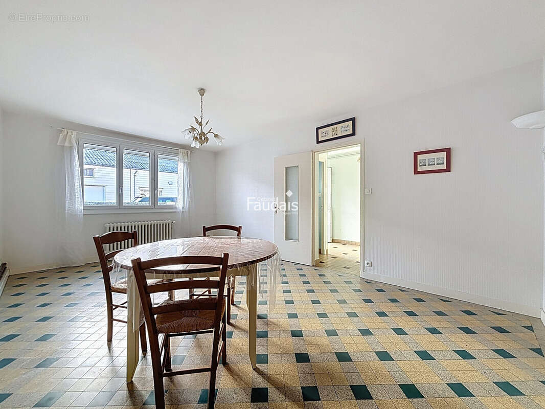Maison 99 m² à Saint-Jean-De-Daye  - photo 3