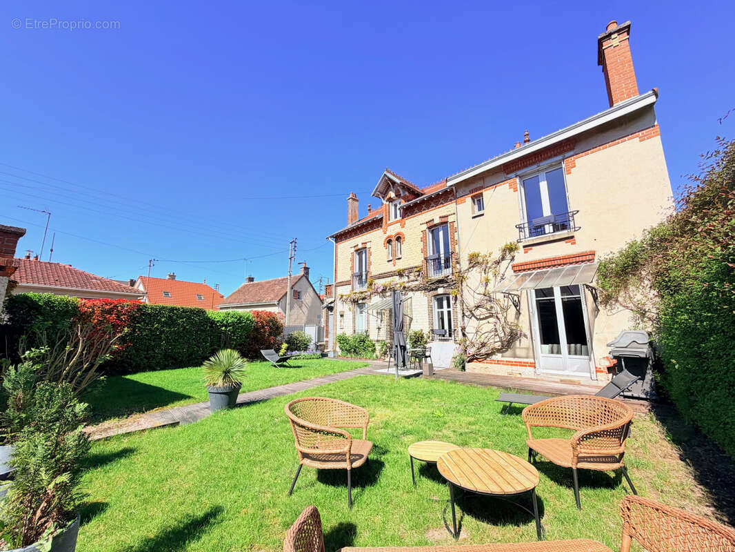 Maison à SAINTE-SAVINE