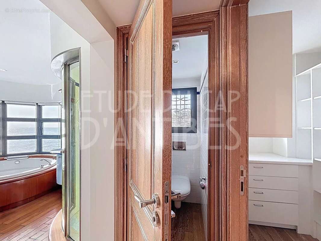 Maison à ROQUEBRUNE-SUR-ARGENS