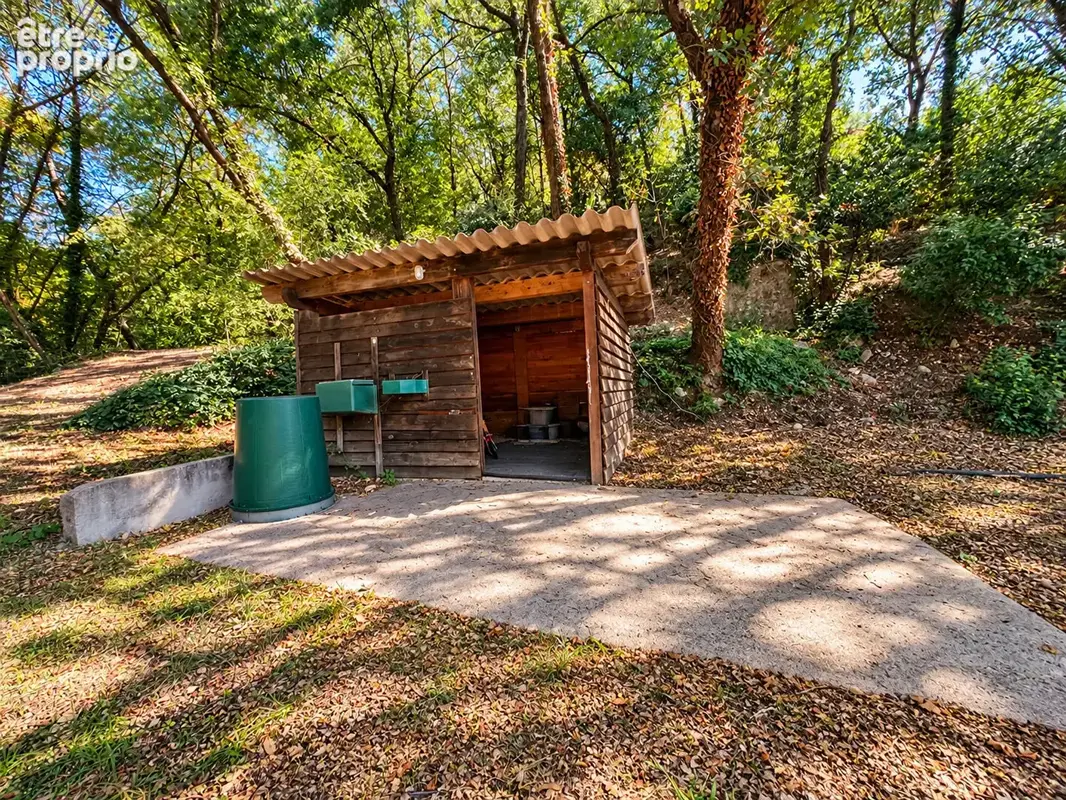 Grasse - Propriété de 251 m² avec piscine sur 1,2 hectare - photo 10