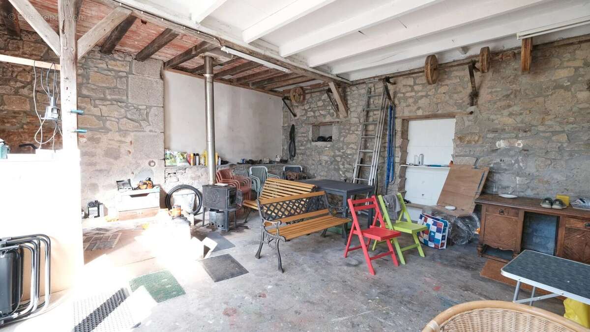 Maison à SAINT-MARTIN-DU-PUY