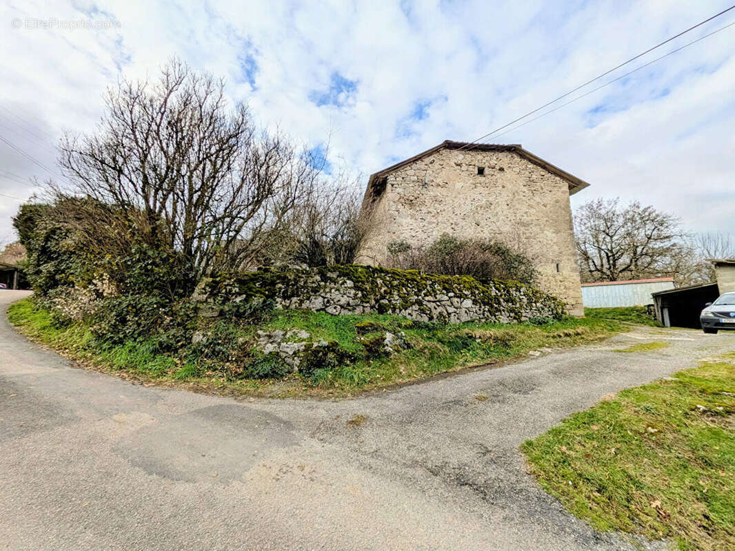Autre à SAINT-MAMET-LA-SALVETAT