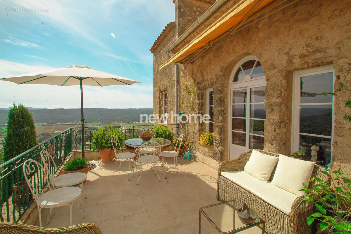 Appartement à FAYENCE
