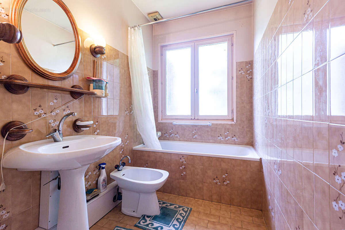 Agence immobiliere laforet - "cerisier"  - annecy / seynod - maison plain pied 93,41m2 - sous-sol complet - photo 10
