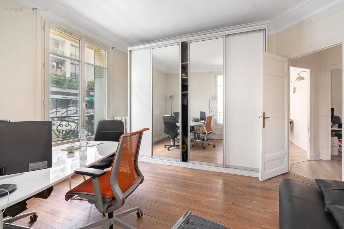 Appartement à NEUILLY-SUR-SEINE