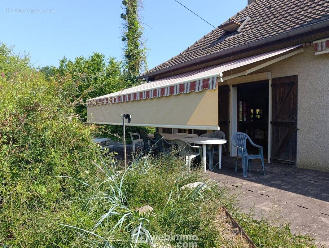 Maison à LEMBEYE