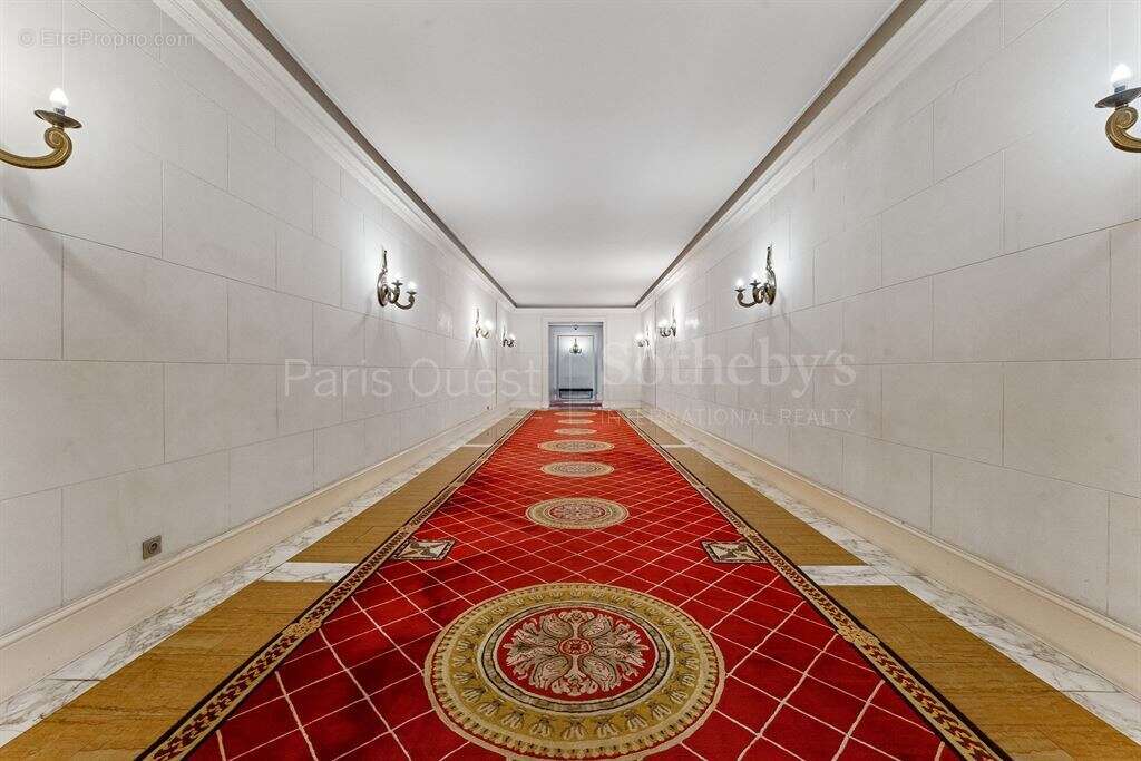 Appartement à PARIS-8E