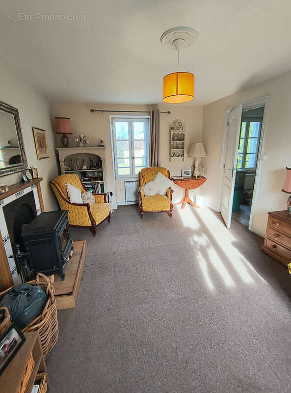 Maison à LAURIERE