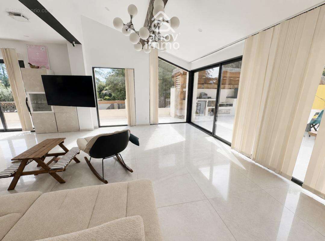 Maison à LA CADIERE-D'AZUR