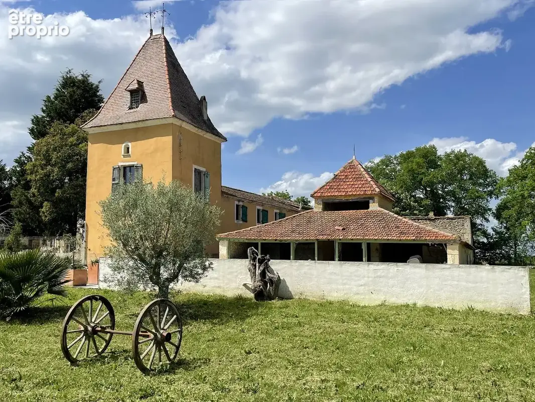Propriété de caractère rénovée avec piscine, dépendances sur terrain de plus d'un hectare - photo 25