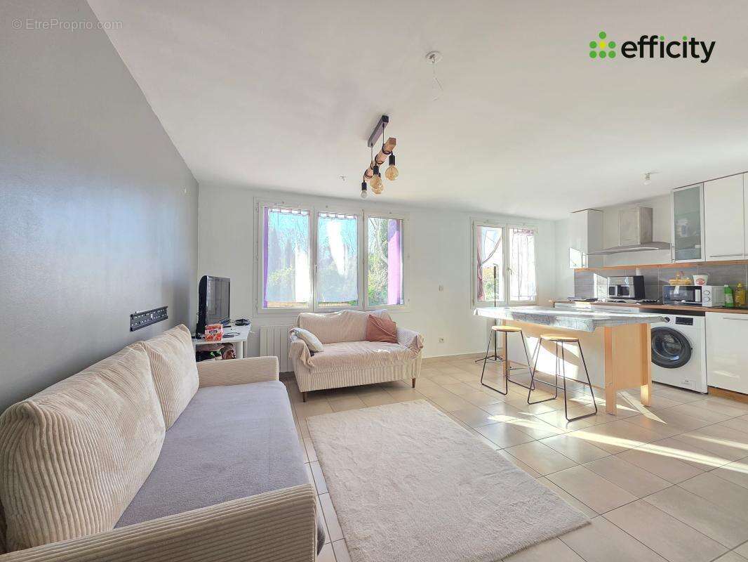 Appartement à VINON-SUR-VERDON