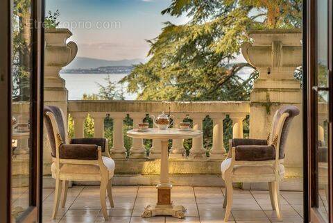 Appartement à EVIAN-LES-BAINS