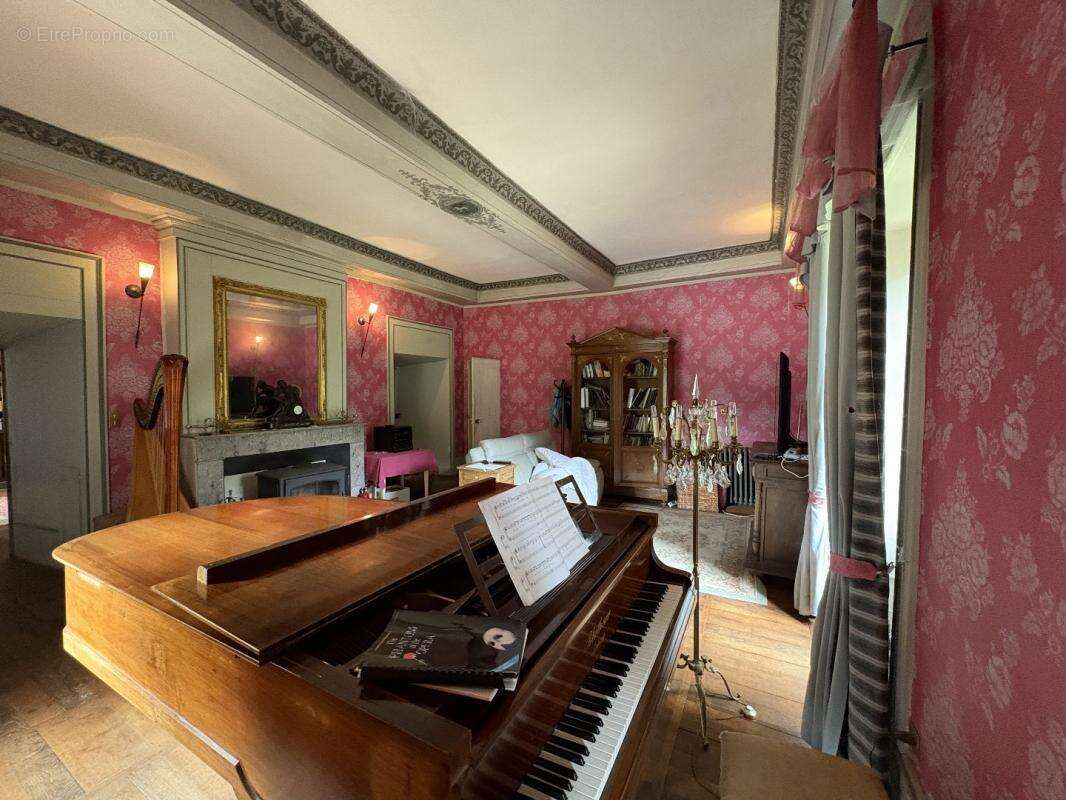 Maison à LAGRAULIERE