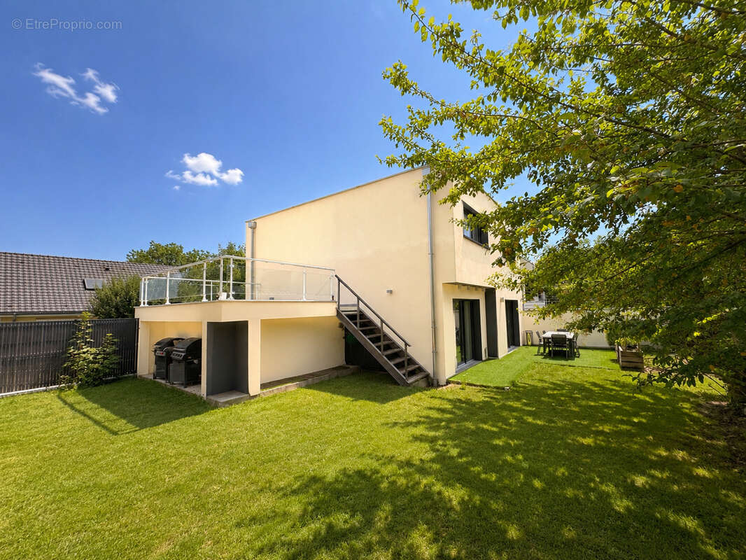 Maison 5 PIèces 159 m2 avec Studio - photo 2