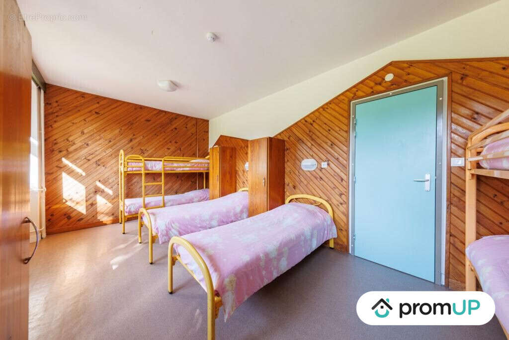 Commerce à MURAT-LE-QUAIRE