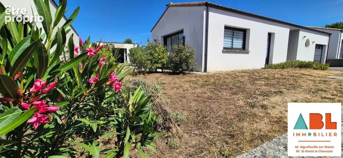 Maison familiale de plain-pied 133 m² Saint-Georges-de-Montaigu - photo 9