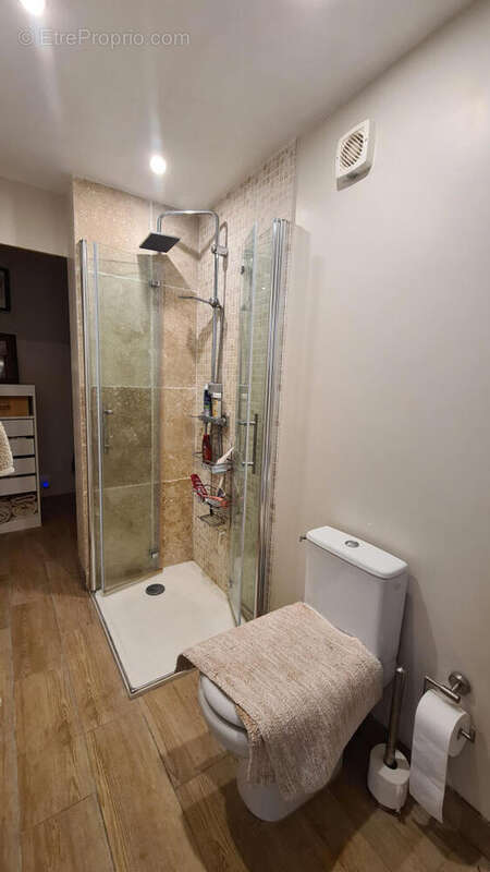 salle d'eau - Maison à CHALAIS