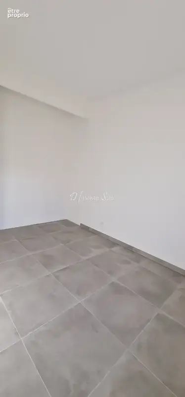 Maison récente Re 2020 de plain pied avec piscine - photo 6