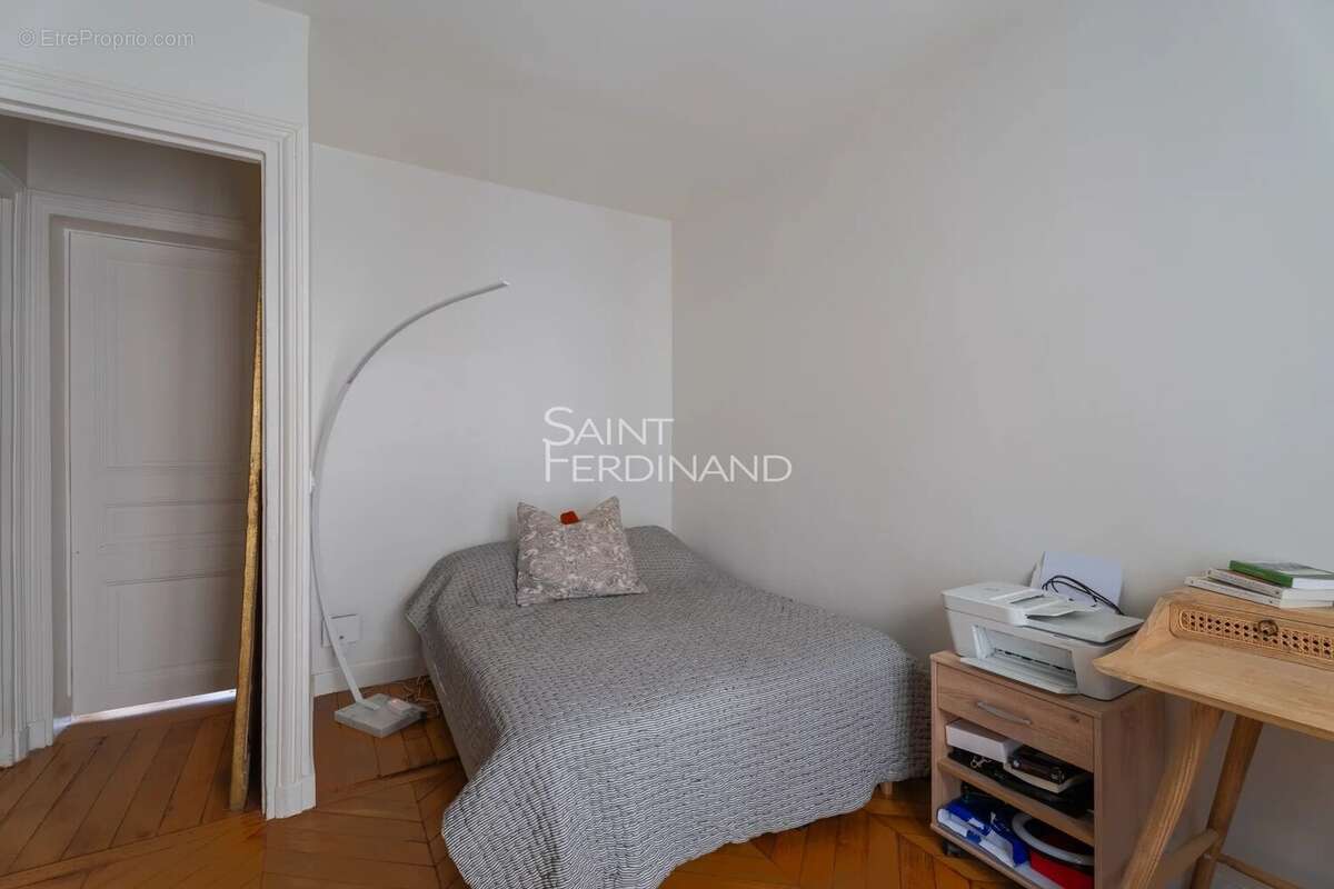 Appartement à PARIS-8E