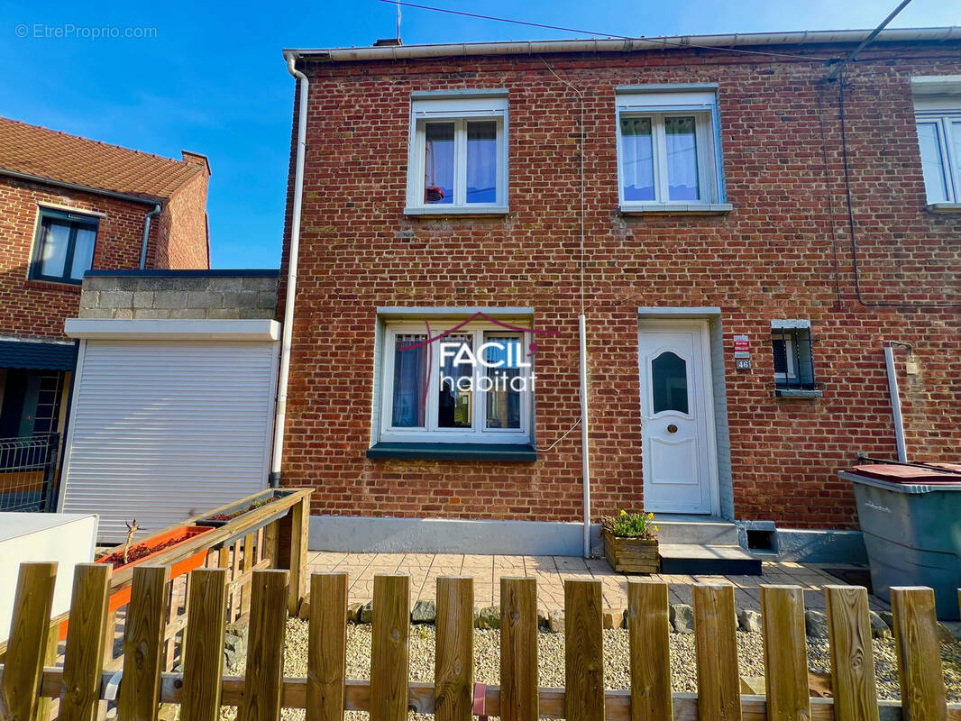 Maison à COURCELLES-LES-LENS