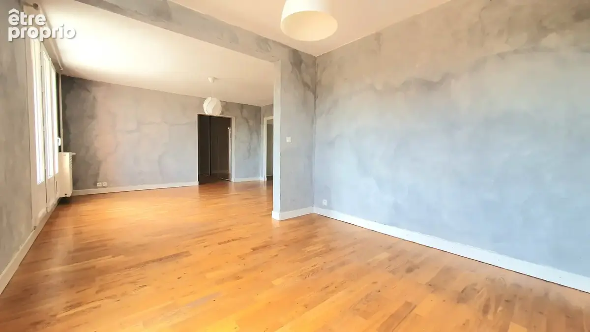 Appartement YZEURE CENTRE 108.12m2 - photo 6
