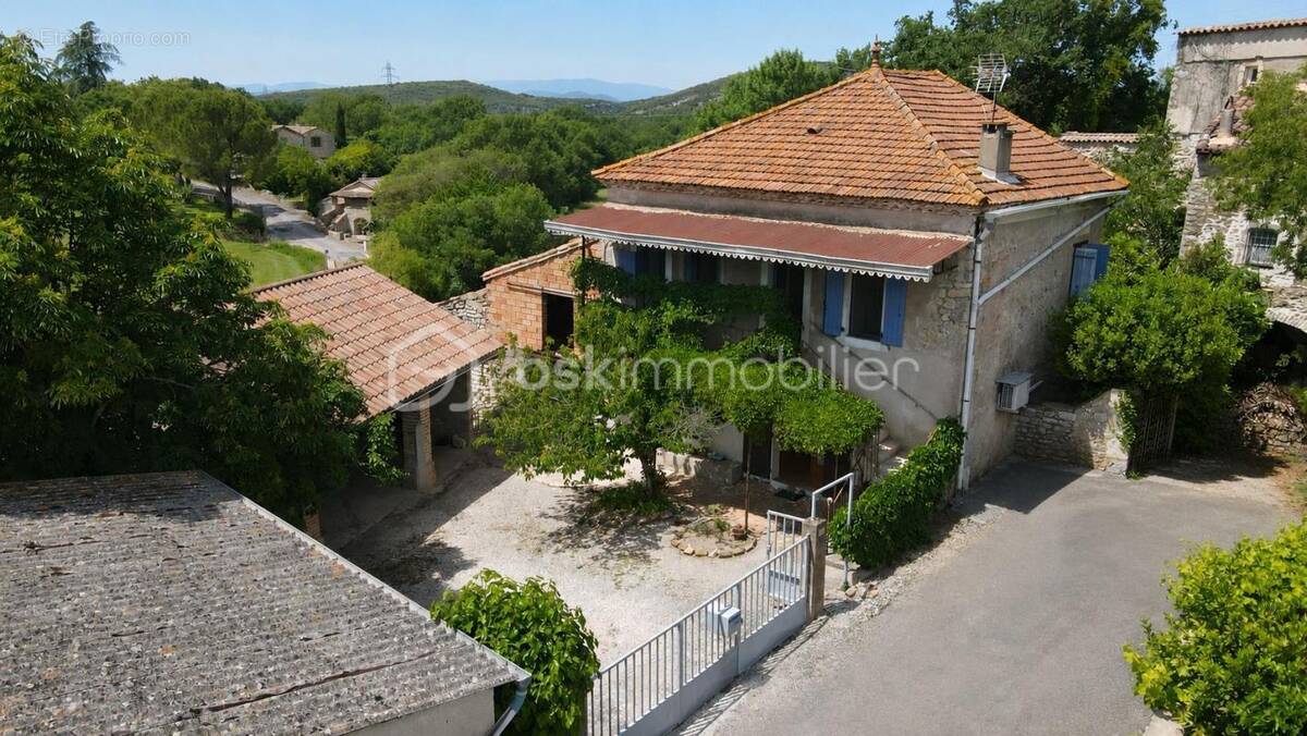 Maison à BOUQUET