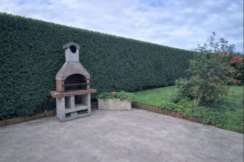 Maison à SAINT-NIZIER-SOUS-CHARLIEU