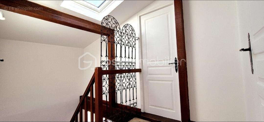 Appartement à NEOULES