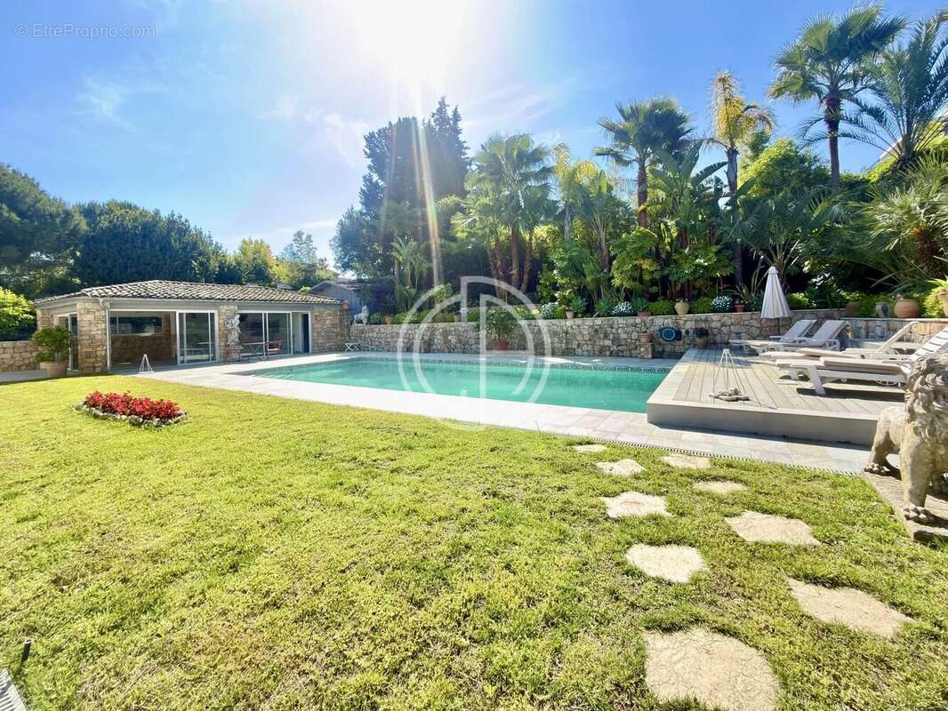 Maison à MOUGINS