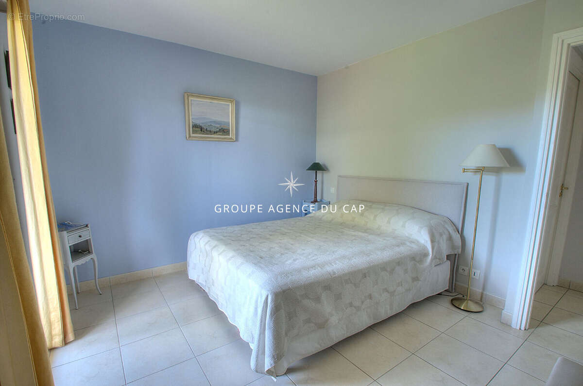 Appartement 4 pieces  109 m2 dernier etage piscine garage saint-raphael - photo 12