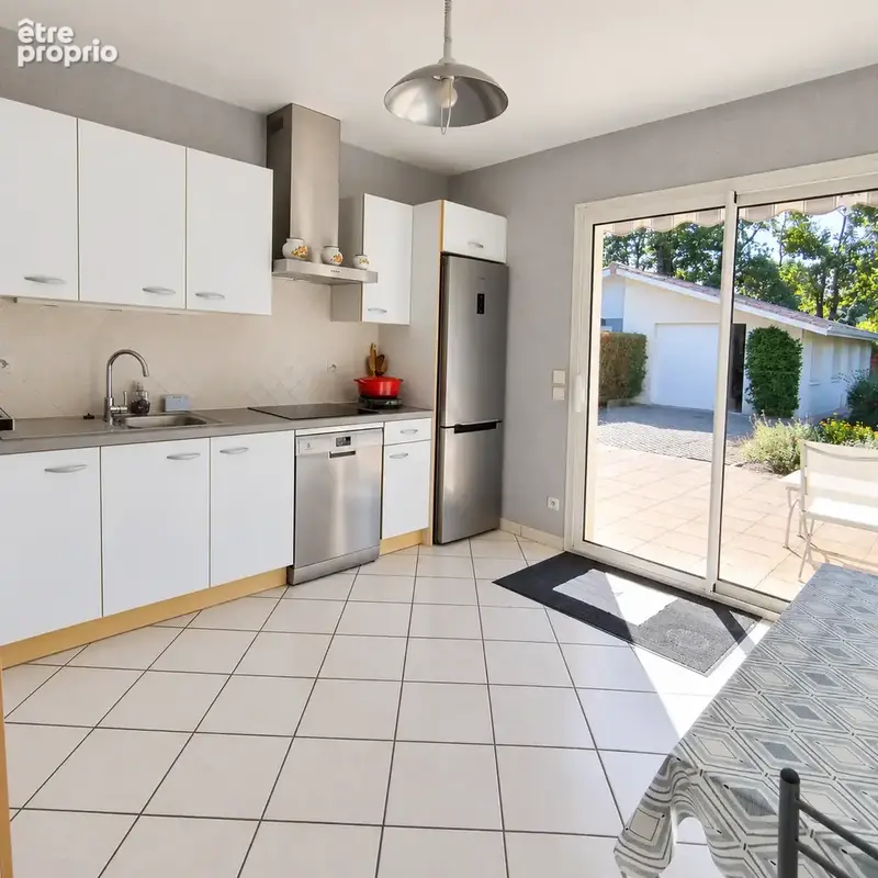 Maison de plain pied de 114m2  avec 3 chambres et bureau sur jolie terrain de 880 m2 dans un quartier calme. - photo 18