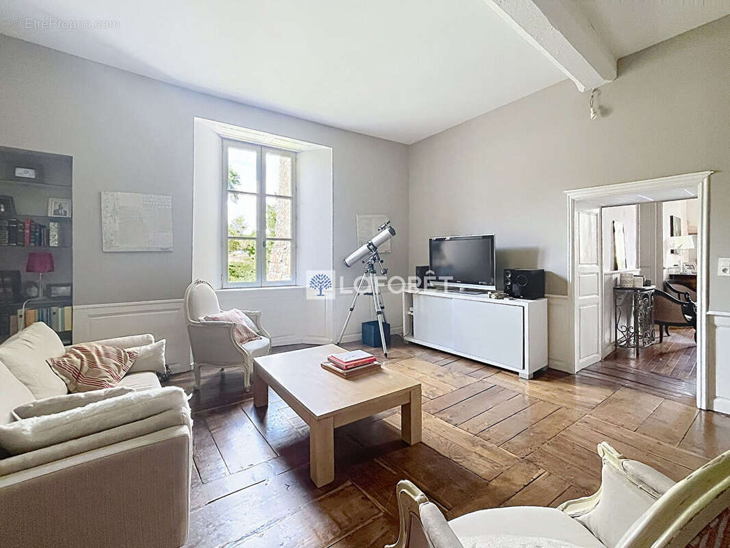 Maison à PARTHENAY