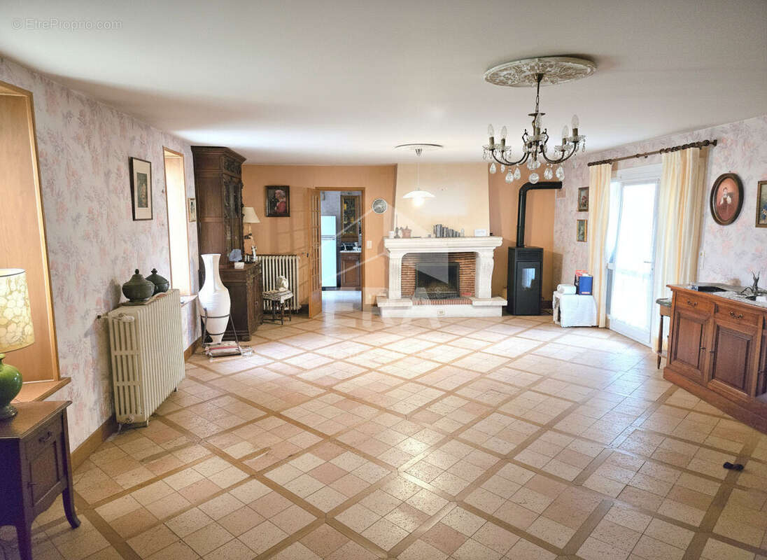 Maison à BEAURONNE