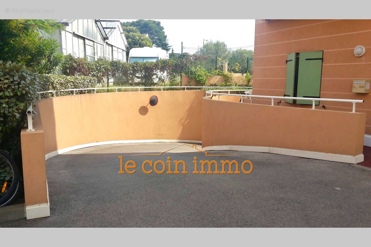 Parking à ANTIBES