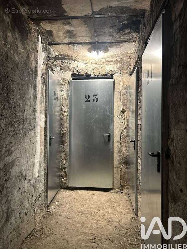 Photo 2 - Parking à PARIS-18E