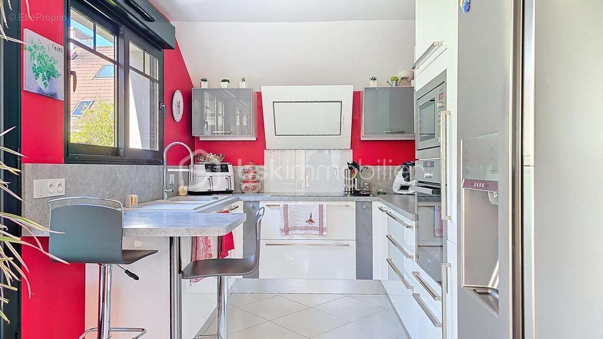Appartement à CHEVRY-COSSIGNY
