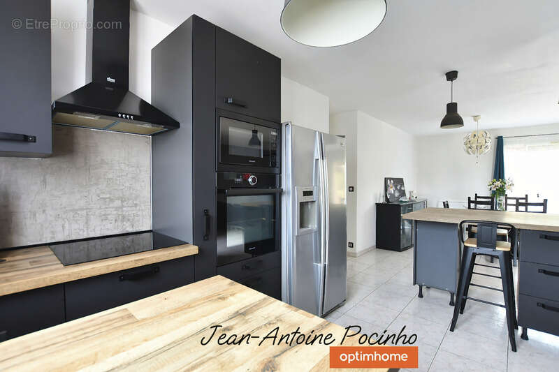 Maison à SAINTE-FOY-DE-PEYROLIERES