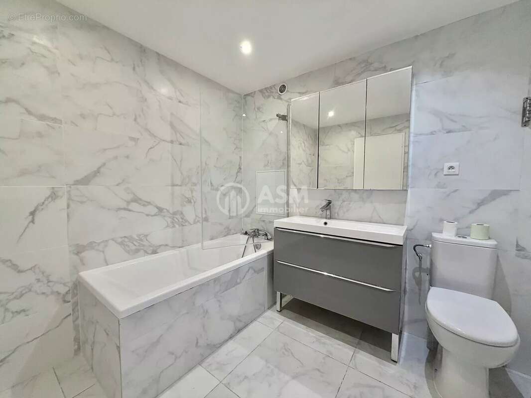 Appartement à COURBEVOIE