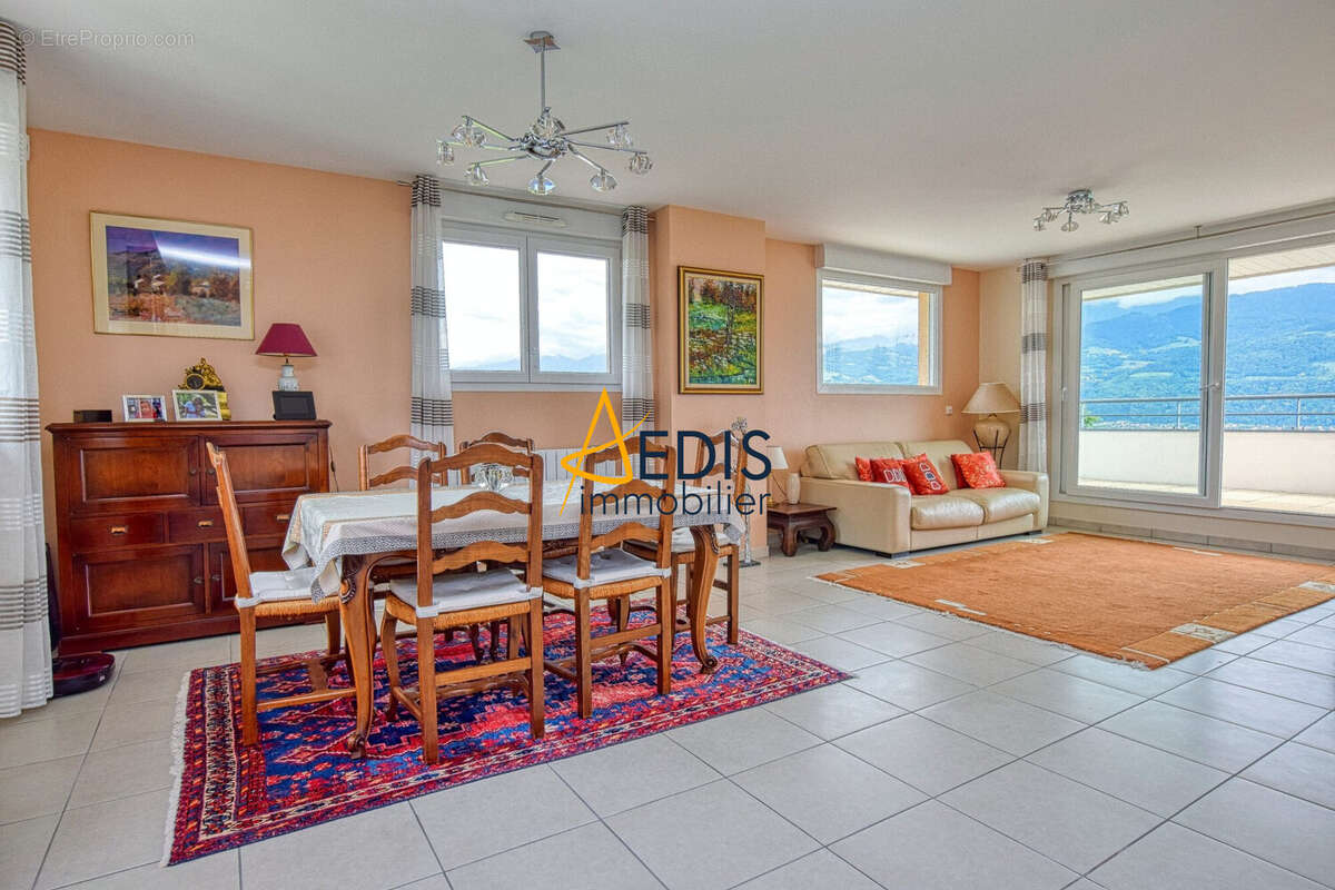 Appartement à SAINT-ISMIER