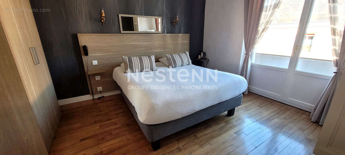 Commerce à MONT-PRES-CHAMBORD