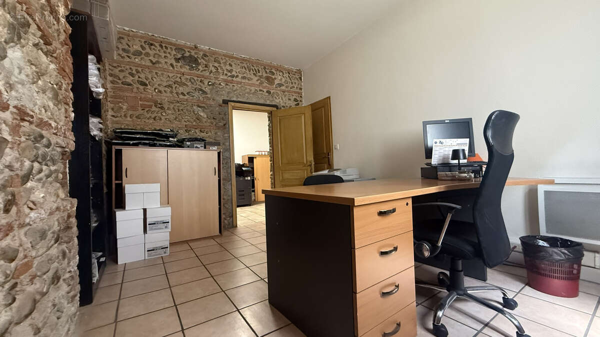 Local Commercial en RDC avec vitrine - Chalets - Compans - photo 8