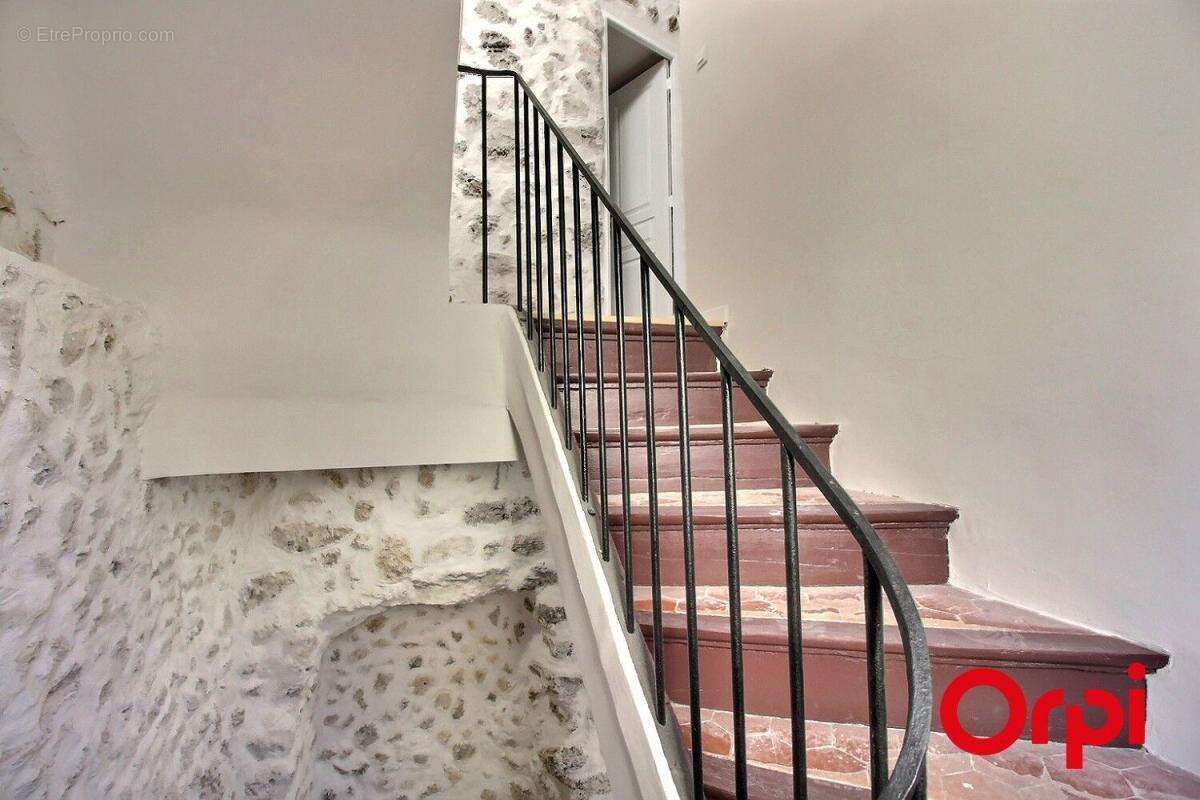 Appartement à AURIOL