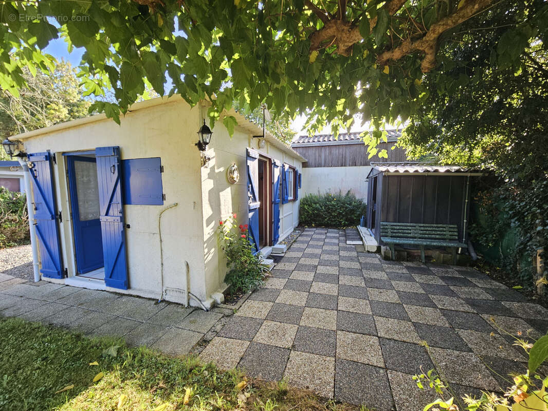 Cabane de loisirs au bord de l'eau - photo 4