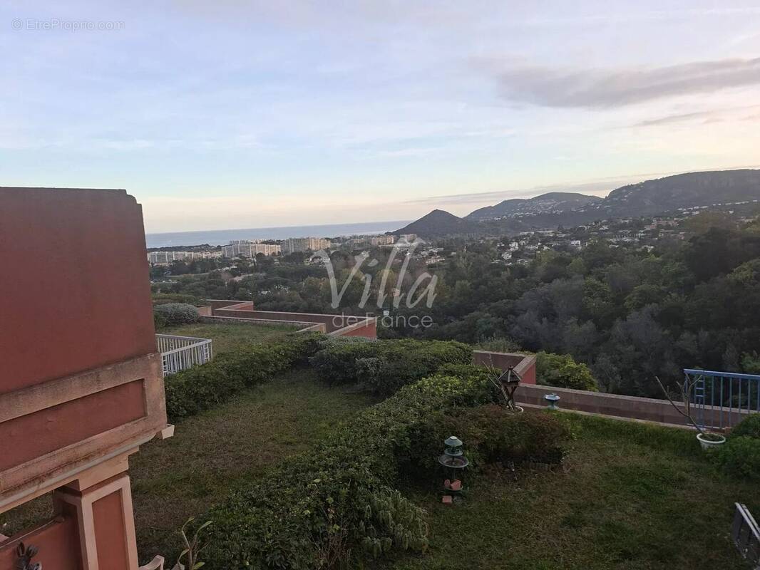 Appartement à MANDELIEU-LA-NAPOULE